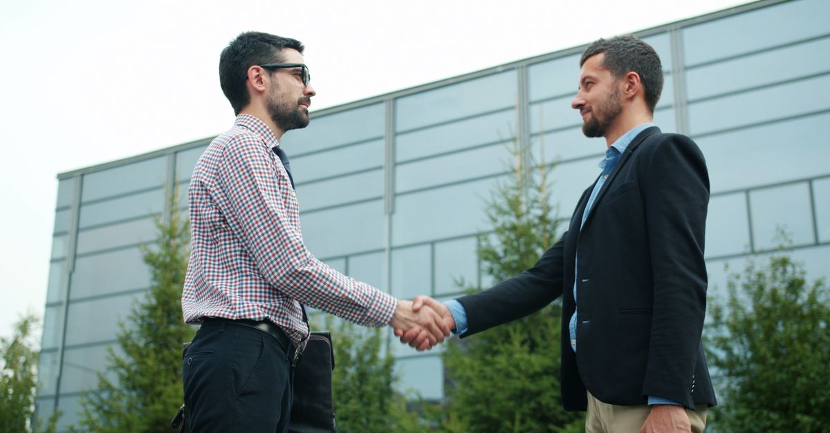 Stratégie de contenu B2B : comment attirer des clients professionnels avec votre contenu